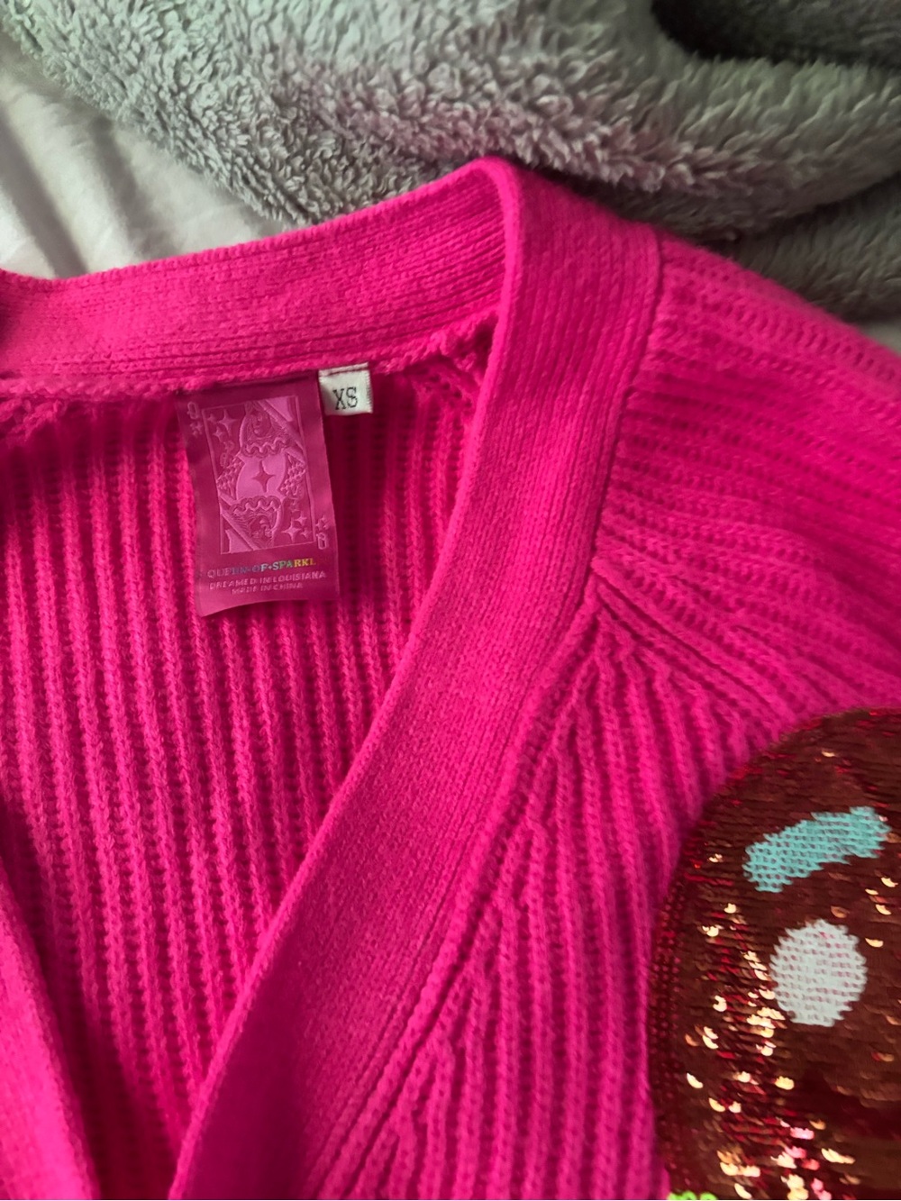 QOS xs Hot Pink Sequin Gingerbread Cardigan - Picture 2 of 6
